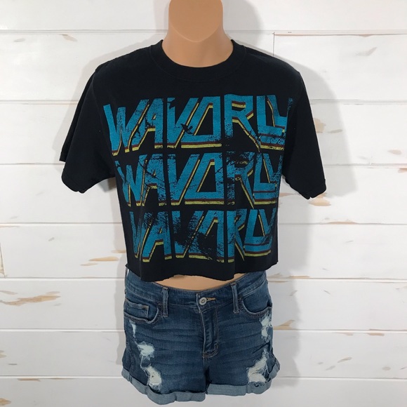 Tops - Wavorly Band Graphic tee